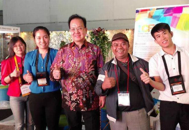 2015年印尼国际LED展联诚发外贸和客户留影